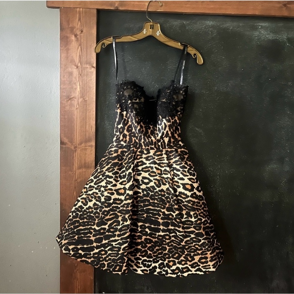 Sherri Hill Leopard Print and Black Lace Dress size 0 euc